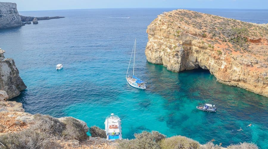 Crystal Lagoon, Comino